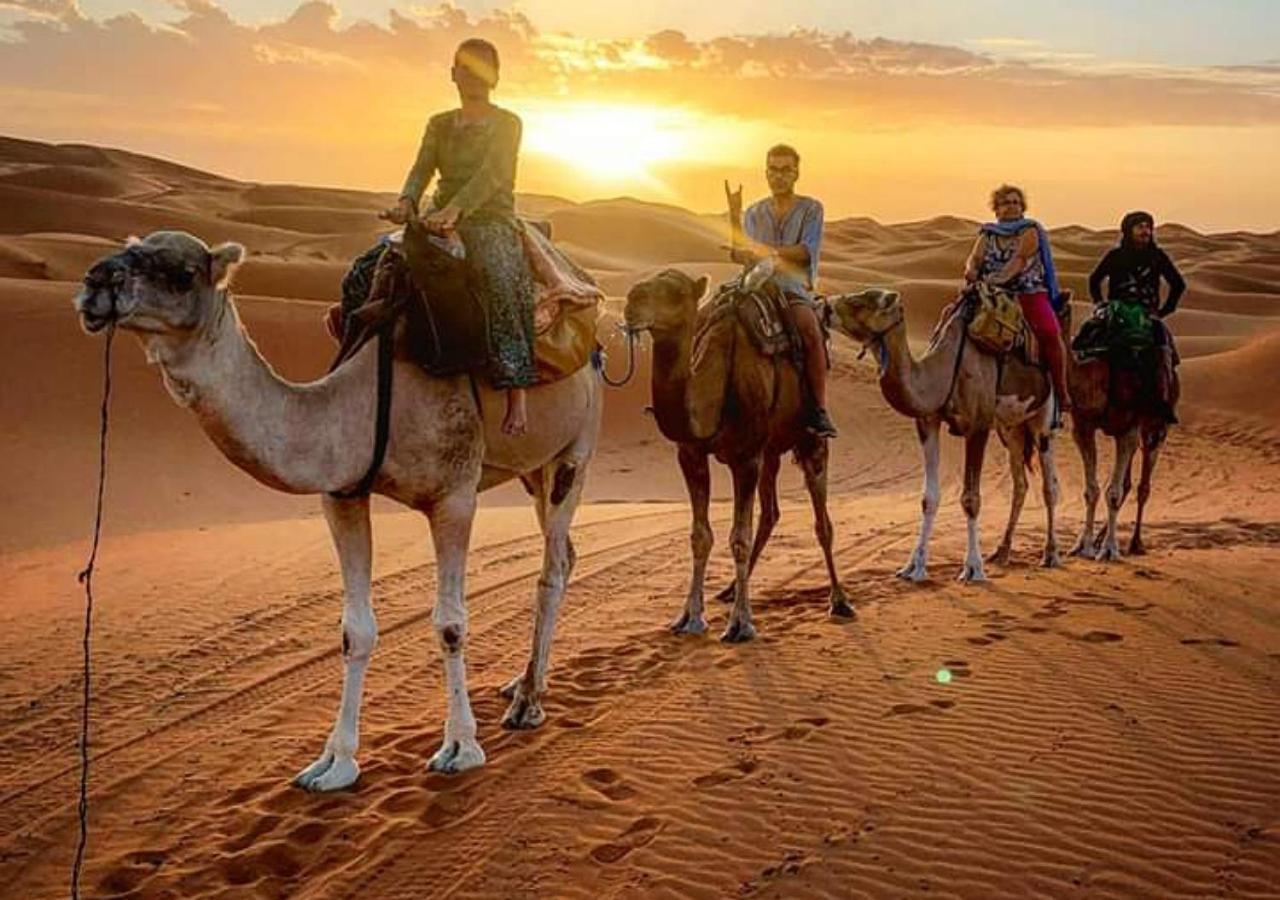 Sahara Luxury Desert Camp เมอร์ซูกา ภายนอก รูปภาพ